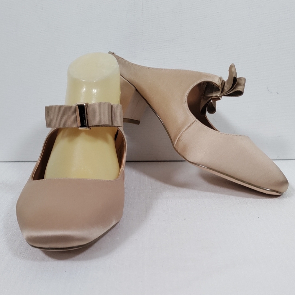 comfortview Beige Satin Bow Low Heel Pumps